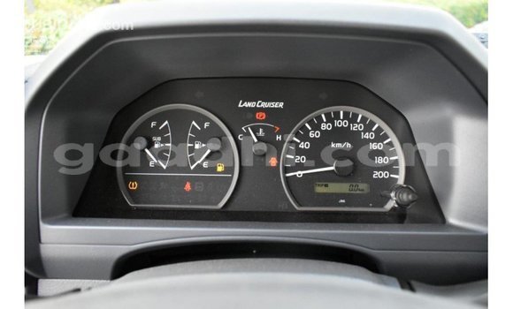 Buy Import Toyota Land Cruiser White Car in Import - Dubai in Somalia Buy Import Toyota Land Cruiser White Car in Import - Dubai in Somalia