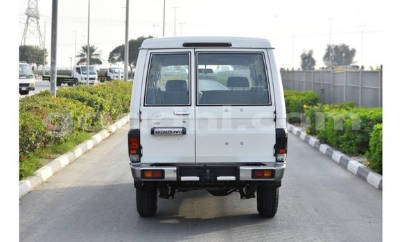 Buy Import Toyota Land Cruiser White Car in Import - Dubai in Somalia Buy Import Toyota Land Cruiser White Car in Import - Dubai in Somalia