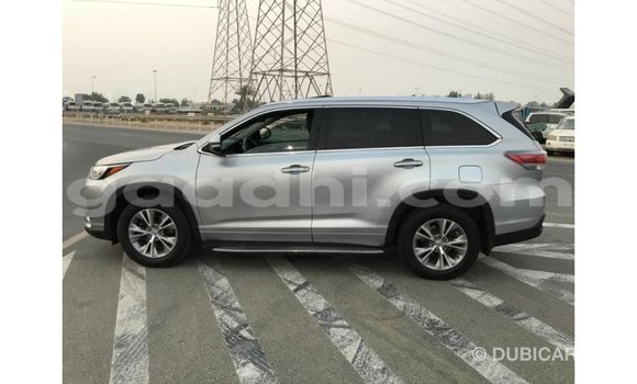 اشتري Imported Toyota Highlander آخر سيارة في Import - Dubai في الصومال اشتري Imported Toyota Highlander آخر سيارة في Import - Dubai في الصومال