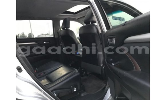 اشتري Imported Toyota Highlander آخر سيارة في Import - Dubai في الصومال اشتري Imported Toyota Highlander آخر سيارة في Import - Dubai في الصومال