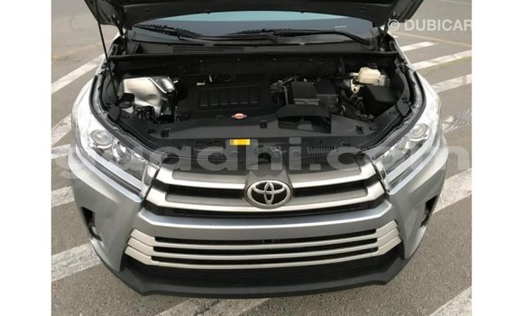 اشتري Imported Toyota Highlander آخر سيارة في Import - Dubai في الصومال اشتري Imported Toyota Highlander آخر سيارة في Import - Dubai في الصومال