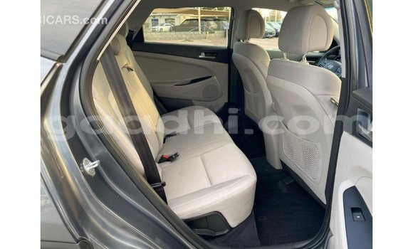 اشتري Imported Hyundai Tucson أبيض سيارة في Import - Dubai في الصومال اشتري Imported Hyundai Tucson أبيض سيارة في Import - Dubai في الصومال