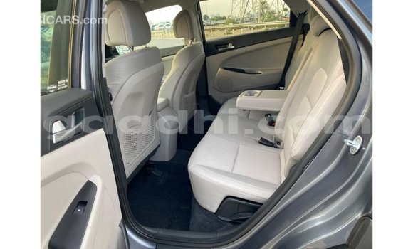اشتري Imported Hyundai Tucson أبيض سيارة في Import - Dubai في الصومال اشتري Imported Hyundai Tucson أبيض سيارة في Import - Dubai في الصومال