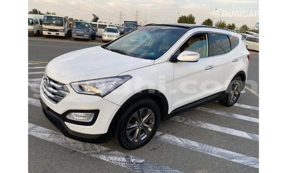 اشتري Imported Hyundai Santa Fe أبيض سيارة في Import - Dubai في الصومال اشتري Imported Hyundai Santa Fe أبيض سيارة في Import - Dubai في الصومال
