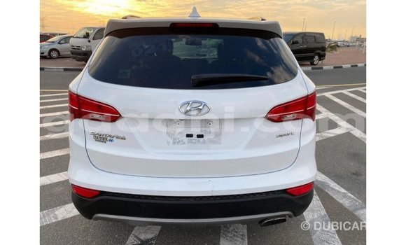 اشتري Imported Hyundai Santa Fe أبيض سيارة في Import - Dubai في الصومال اشتري Imported Hyundai Santa Fe أبيض سيارة في Import - Dubai في الصومال