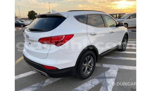 اشتري Imported Hyundai Santa Fe أبيض سيارة في Import - Dubai في الصومال اشتري Imported Hyundai Santa Fe أبيض سيارة في Import - Dubai في الصومال