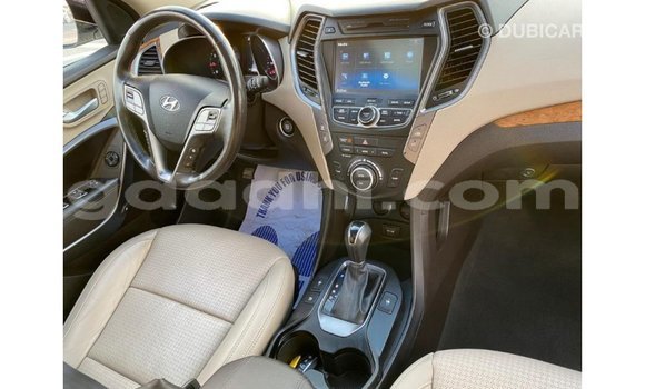 اشتري Imported Hyundai Santa Fe أبيض سيارة في Import - Dubai في الصومال اشتري Imported Hyundai Santa Fe أبيض سيارة في Import - Dubai في الصومال