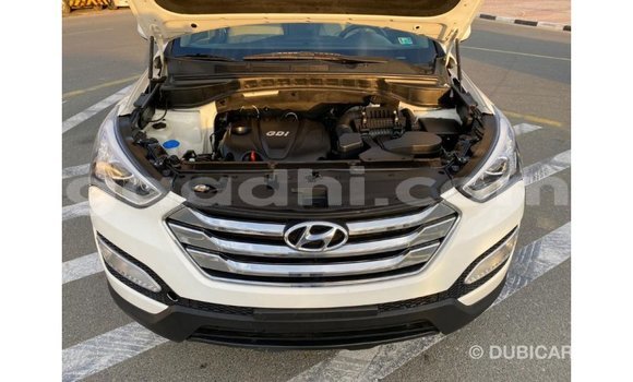 اشتري Imported Hyundai Santa Fe أبيض سيارة في Import - Dubai في الصومال اشتري Imported Hyundai Santa Fe أبيض سيارة في Import - Dubai في الصومال