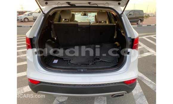 اشتري Imported Hyundai Santa Fe أبيض سيارة في Import - Dubai في الصومال اشتري Imported Hyundai Santa Fe أبيض سيارة في Import - Dubai في الصومال
