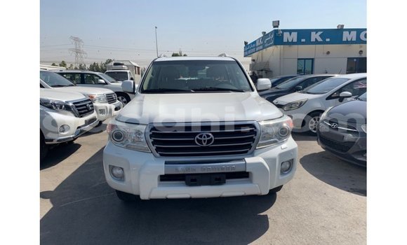 Buy Import Toyota Land Cruiser White Car in Import - Dubai in Somalia Buy Import Toyota Land Cruiser White Car in Import - Dubai in Somalia