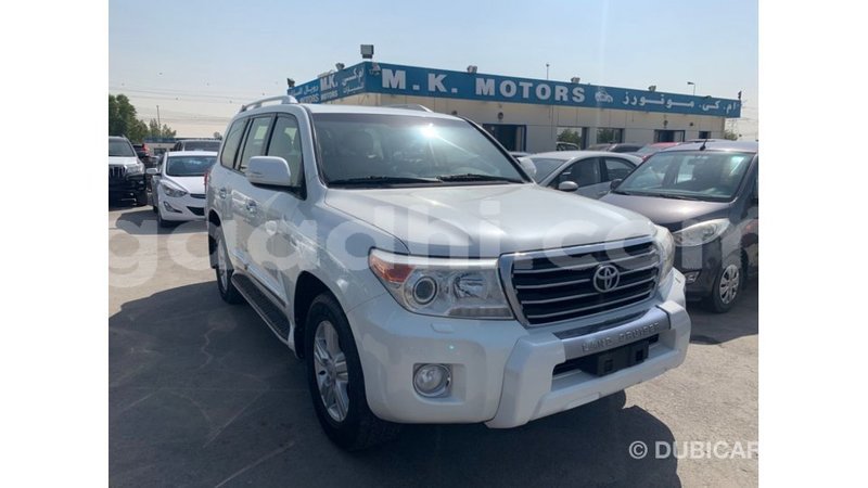 Big with watermark toyota land cruiser somalia import dubai 3459