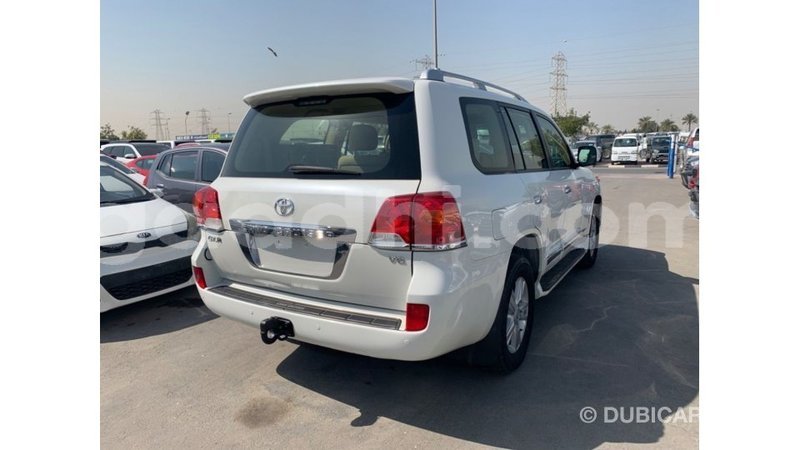 Big with watermark toyota land cruiser somalia import dubai 3459