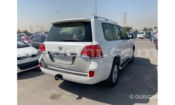 Buy Import Toyota Land Cruiser White Car in Import - Dubai in Somalia Buy Import Toyota Land Cruiser White Car in Import - Dubai in Somalia