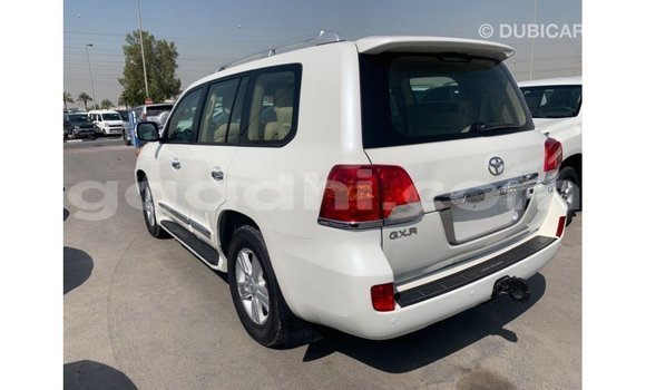 Buy Import Toyota Land Cruiser White Car in Import - Dubai in Somalia Buy Import Toyota Land Cruiser White Car in Import - Dubai in Somalia