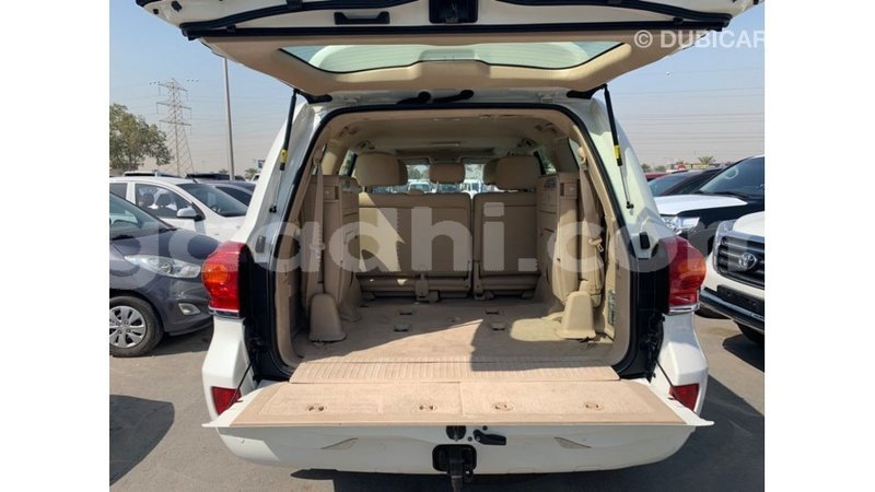 Big with watermark toyota land cruiser somalia import dubai 3459