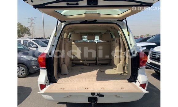 Buy Import Toyota Land Cruiser White Car in Import - Dubai in Somalia Buy Import Toyota Land Cruiser White Car in Import - Dubai in Somalia