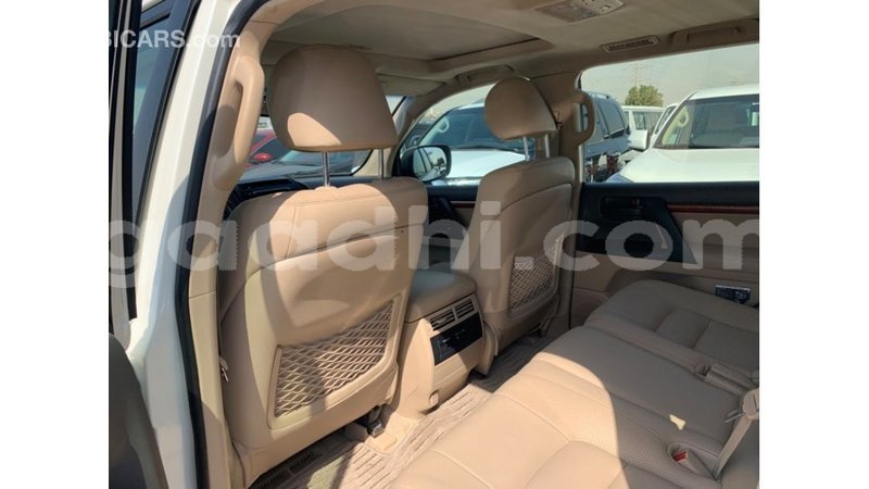 Big with watermark toyota land cruiser somalia import dubai 3459