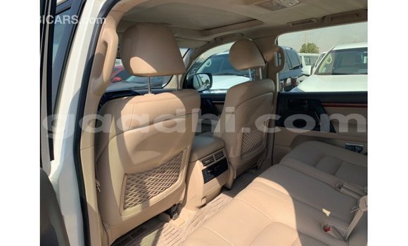 Buy Import Toyota Land Cruiser White Car in Import - Dubai in Somalia Buy Import Toyota Land Cruiser White Car in Import - Dubai in Somalia
