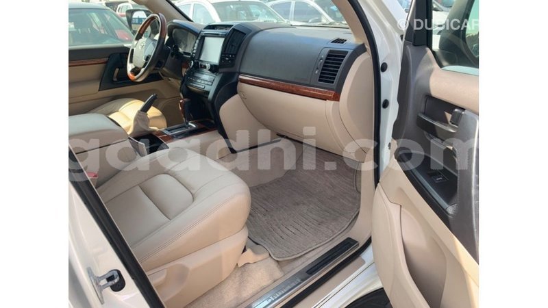 Big with watermark toyota land cruiser somalia import dubai 3459