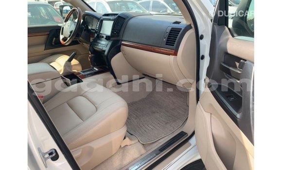Buy Import Toyota Land Cruiser White Car in Import - Dubai in Somalia Buy Import Toyota Land Cruiser White Car in Import - Dubai in Somalia