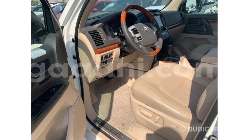 Big with watermark toyota land cruiser somalia import dubai 3459