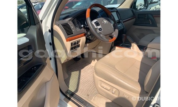 Buy Import Toyota Land Cruiser White Car in Import - Dubai in Somalia Buy Import Toyota Land Cruiser White Car in Import - Dubai in Somalia