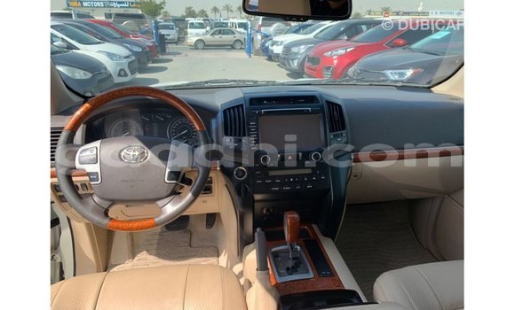 Buy Import Toyota Land Cruiser White Car in Import - Dubai in Somalia Buy Import Toyota Land Cruiser White Car in Import - Dubai in Somalia