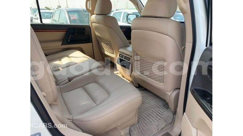 Big with watermark toyota land cruiser somalia import dubai 3459