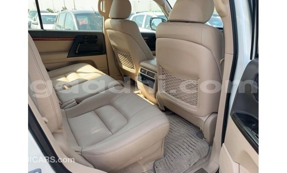 Buy Import Toyota Land Cruiser White Car in Import - Dubai in Somalia Buy Import Toyota Land Cruiser White Car in Import - Dubai in Somalia