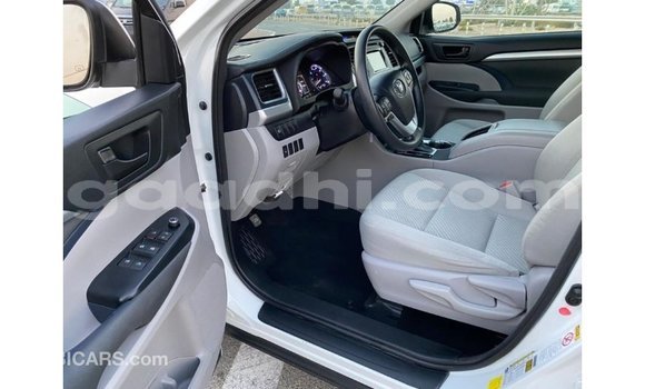 Buy Import Toyota Highlander White Car in Import - Dubai in Somalia Buy Import Toyota Highlander White Car in Import - Dubai in Somalia