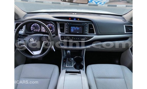 Buy Import Toyota Highlander White Car in Import - Dubai in Somalia Buy Import Toyota Highlander White Car in Import - Dubai in Somalia