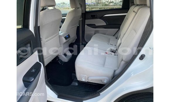 Buy Import Toyota Highlander White Car in Import - Dubai in Somalia Buy Import Toyota Highlander White Car in Import - Dubai in Somalia