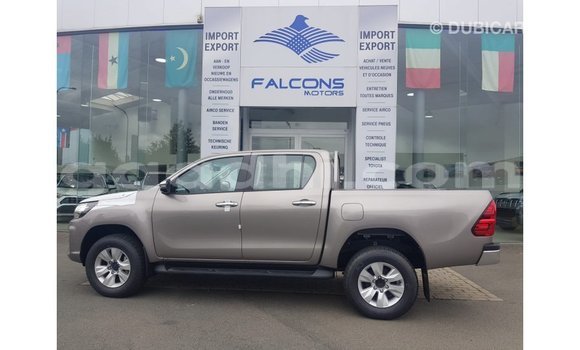 Imported Toyota Hilux Other Makiinaa iti Import - Dubai keessatti Somalia keessatti Imported Toyota Hilux Other Makiinaa iti Import - Dubai keessatti Somalia keessatti