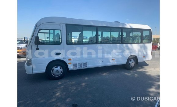 اشتري Imported Hyundai Accent أبيض سيارة في Import - Dubai في الصومال اشتري Imported Hyundai Accent أبيض سيارة في Import - Dubai في الصومال