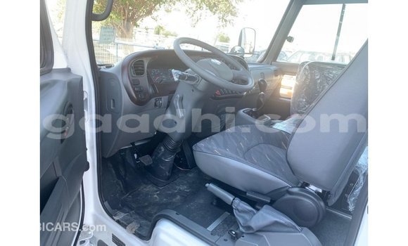 اشتري Imported Hyundai Accent أبيض سيارة في Import - Dubai في الصومال اشتري Imported Hyundai Accent أبيض سيارة في Import - Dubai في الصومال