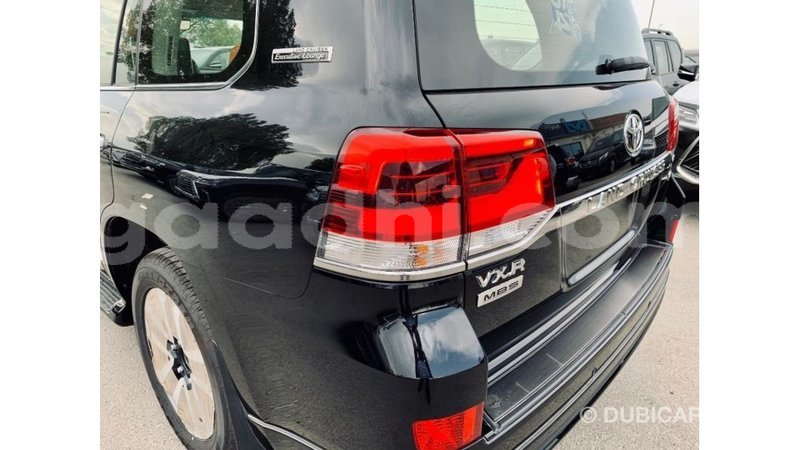 Big with watermark toyota land cruiser somalia import dubai 3469