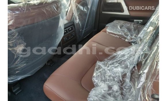 اشتري Imported Toyota Land Cruiser أبيض سيارة في Import - Dubai في الصومال اشتري Imported Toyota Land Cruiser أبيض سيارة في Import - Dubai في الصومال