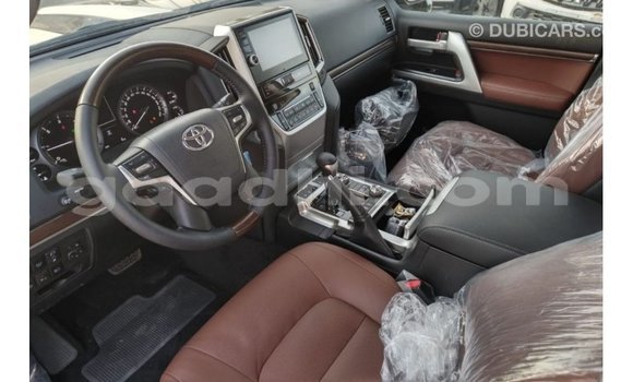 اشتري Imported Toyota Land Cruiser أبيض سيارة في Import - Dubai في الصومال اشتري Imported Toyota Land Cruiser أبيض سيارة في Import - Dubai في الصومال