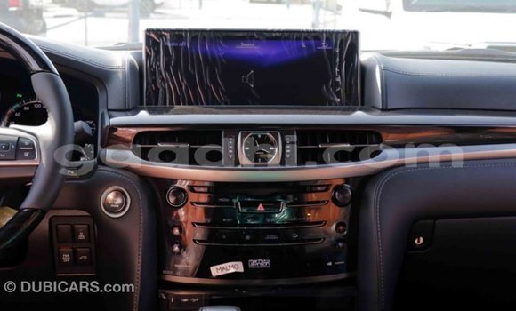 Imported Lexus LX White Makiinaa iti Import - Dubai keessatti Somalia keessatti Imported Lexus LX White Makiinaa iti Import - Dubai keessatti Somalia keessatti