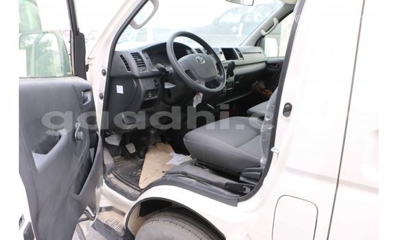 Nunua Imported Toyota Hiace Nyeupe Gari ndani ya Import - Dubai nchini Somalia Nunua Imported Toyota Hiace Nyeupe Gari ndani ya Import - Dubai nchini Somalia