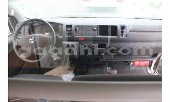 Nunua Imported Toyota Hiace Nyeupe Gari ndani ya Import - Dubai nchini Somalia Nunua Imported Toyota Hiace Nyeupe Gari ndani ya Import - Dubai nchini Somalia