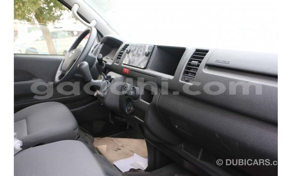 Nunua Imported Toyota Hiace Nyeupe Gari ndani ya Import - Dubai nchini Somalia Nunua Imported Toyota Hiace Nyeupe Gari ndani ya Import - Dubai nchini Somalia
