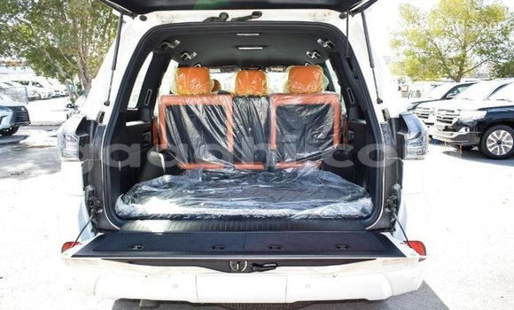 اشتري Imported Lexus LX أبيض سيارة في Import - Dubai في الصومال اشتري Imported Lexus LX أبيض سيارة في Import - Dubai في الصومال