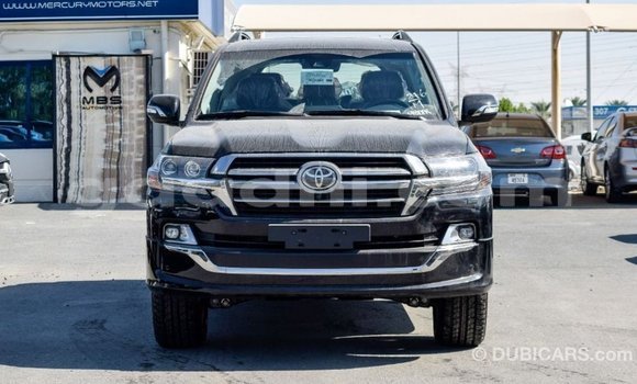 Imported Toyota Land Cruiser Black Makiinaa iti Import - Dubai keessatti Somalia keessatti Imported Toyota Land Cruiser Black Makiinaa iti Import - Dubai keessatti Somalia keessatti