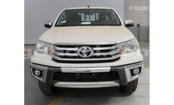 اشتري Imported Toyota Hilux أبيض سيارة في Import - Dubai في الصومال اشتري Imported Toyota Hilux أبيض سيارة في Import - Dubai في الصومال