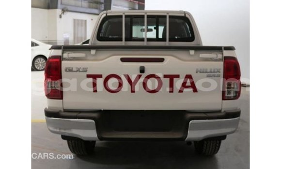 اشتري Imported Toyota Hilux أبيض سيارة في Import - Dubai في الصومال اشتري Imported Toyota Hilux أبيض سيارة في Import - Dubai في الصومال