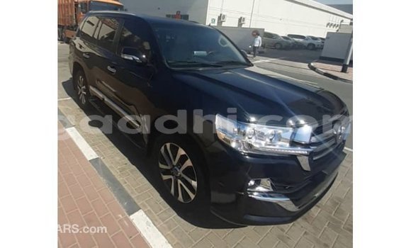 Imported Toyota Land Cruiser Black Makiinaa iti Import - Dubai keessatti Somalia keessatti Imported Toyota Land Cruiser Black Makiinaa iti Import - Dubai keessatti Somalia keessatti