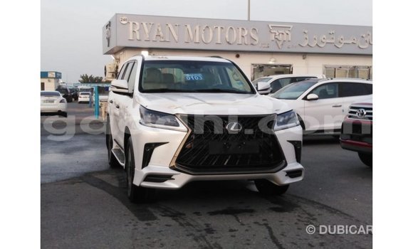 Acheter Import Voiture Lexus LX Blanc à Import - Dubai, Somalie Acheter Import Voiture Lexus LX Blanc à Import - Dubai, Somalie