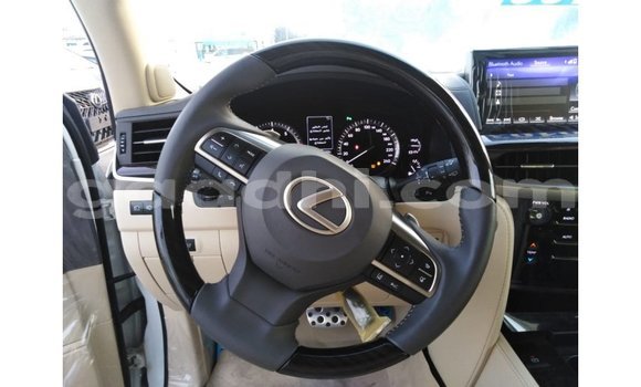 Acheter Import Voiture Lexus LX Blanc à Import - Dubai, Somalie Acheter Import Voiture Lexus LX Blanc à Import - Dubai, Somalie