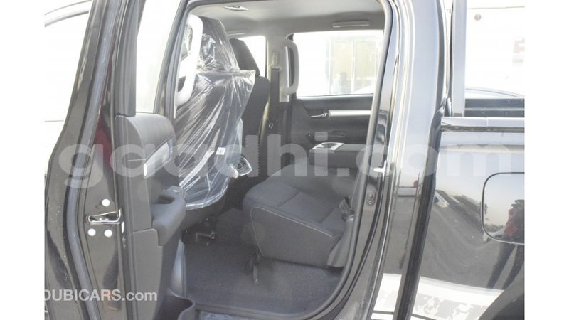 Big with watermark toyota hilux somalia import dubai 3510